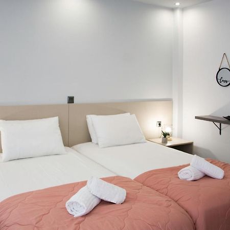 Big Max Guesthouse Кавос Экстерьер фото